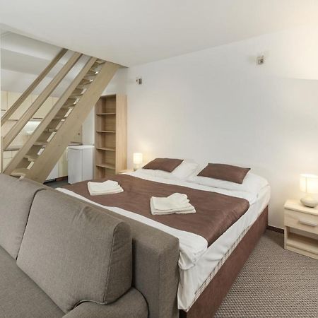 Hotel Na Stare Poste Илемнице Екстериор снимка