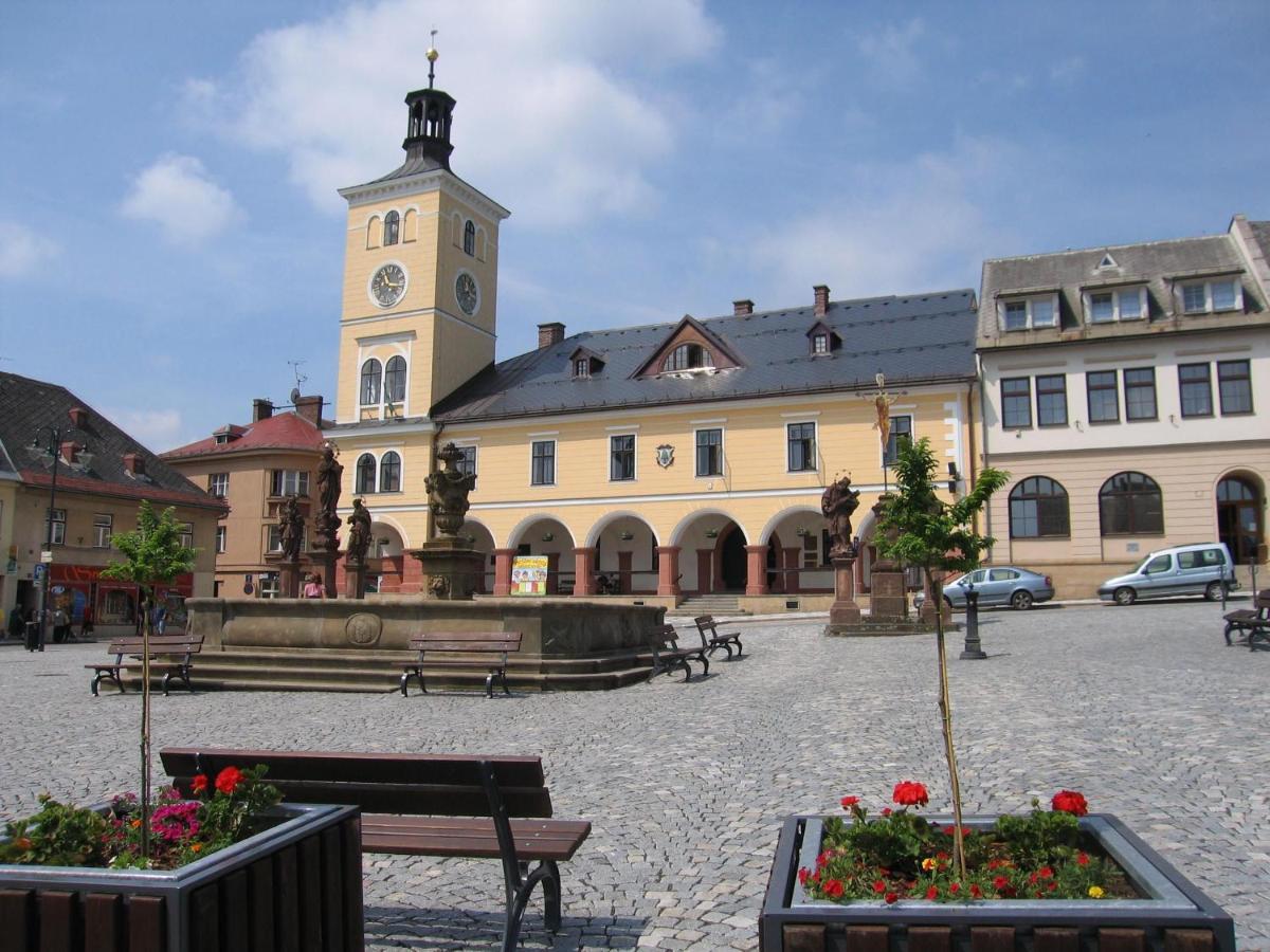 Hotel Na Stare Poste Илемнице Екстериор снимка